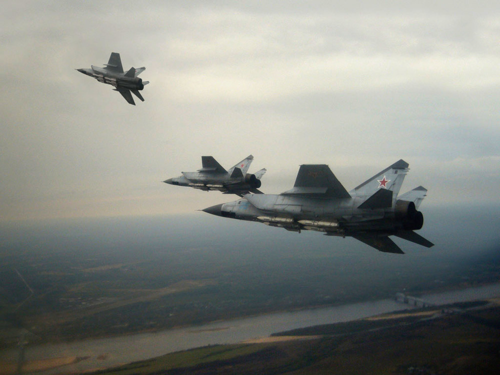 1542083318_MiG-31().thumb.jpg.b73426d0ebcda1a3c275825875e1f18d.jpg