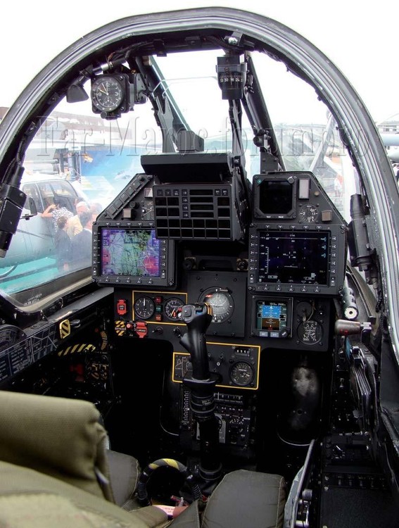 1800104064_miragef-1cockpit2.thumb.jpg.c246ed328a1ac064d383f9fd3d2a2d35.jpg