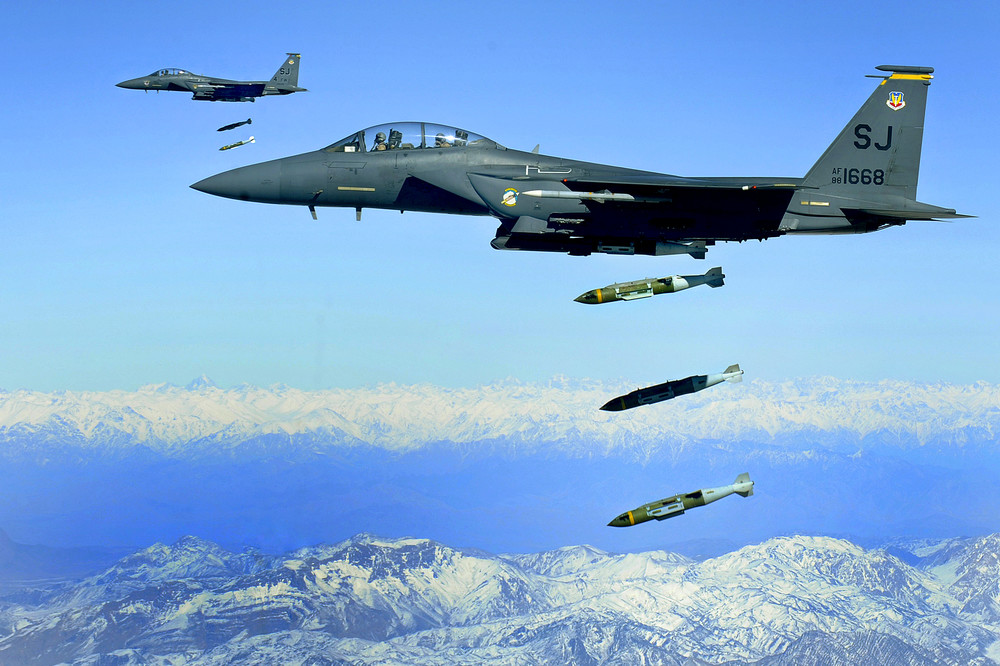 396442332_F-15E_drops_2000-pound_munitions_Afghanistan_2009.thumb.jpg.d888c3902016695a54034880572f11db.jpg