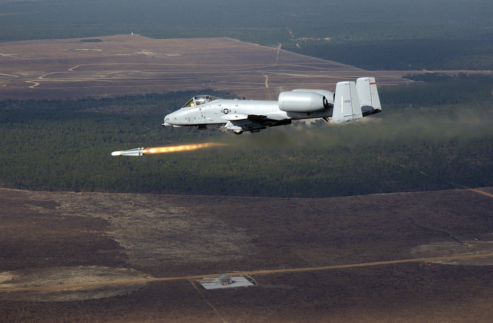 A-10_firing_AGM-65.thumb.jpg.5a6019f051c33b3f344af7857dc26884.jpg