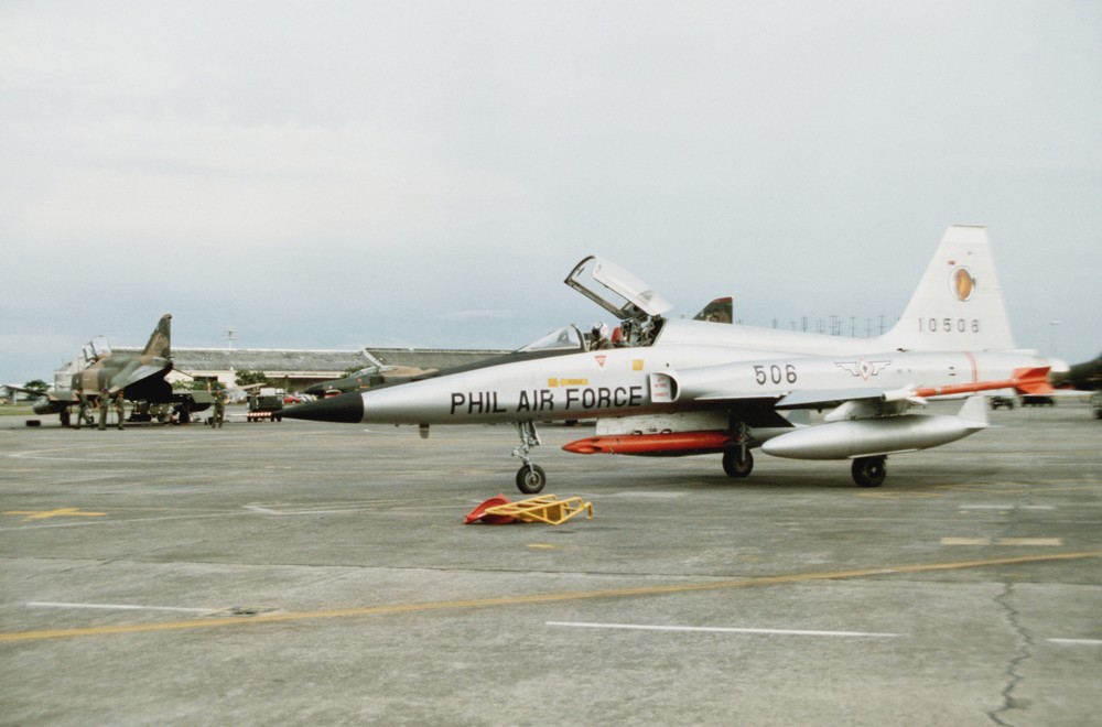 F-5E_Philippine_AF_at_Clark_AB_1982.thumb.JPEG.52bdf5a247655d86dd60470549dc8df0.JPEG