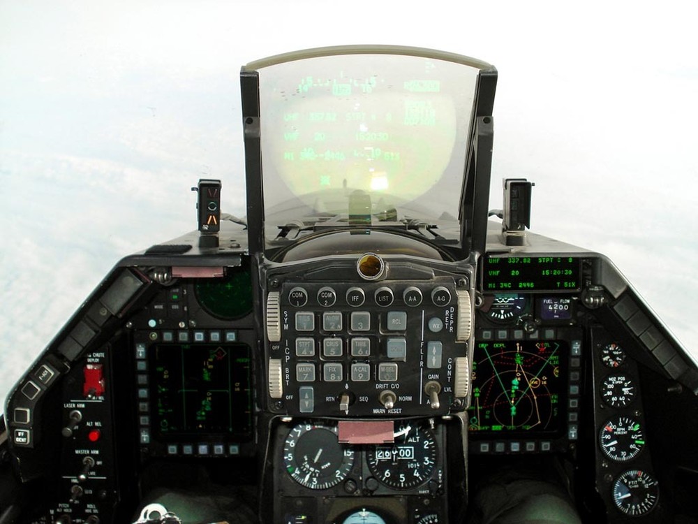 F16HUD.thumb.jpg.31554710bf75e7428579710c103cbdf6.jpg
