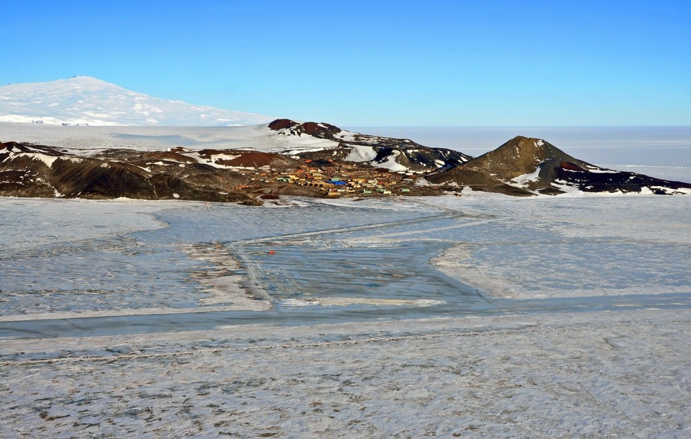 MCMURDO13.thumb.JPG.a6470e6a9cc4da75d9651e4f5f68e60e.JPG