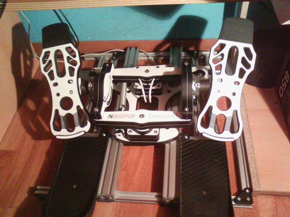 Pedals.thumb.jpg.65c7a2712fdf78573779d1c191b2df69.jpg