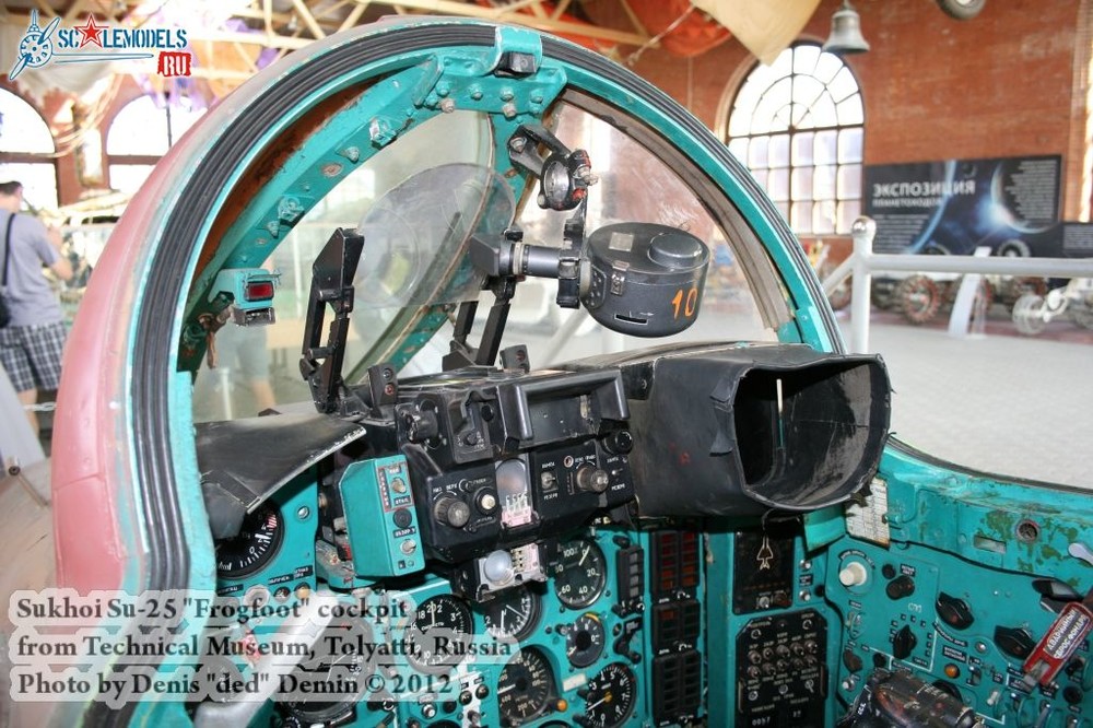 Su-25_cockpit_0000.thumb.jpg.b3b5ba9bbe0f8fdb79daf82ee7131557.jpg