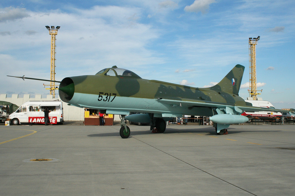 Sukhoi_Su-7BM_Fitter_5317_(8127002086).thumb.jpg.c96d147577af4bca2113671dea23717e.jpg