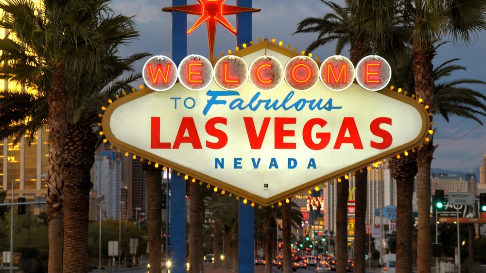 Vegas-Sign.thumb.jpg.b13a113877b0ad6ed20f8ed9bb2487e8.jpg
