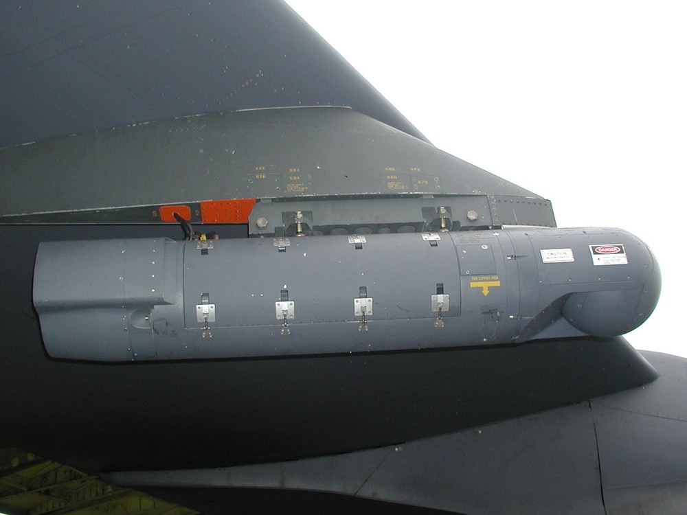 b-52_pod.thumb.jpg.61af6d9af43ec3eb7e822956fdc9795c.jpg