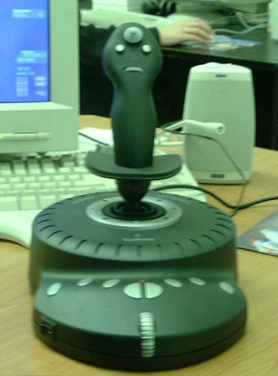 joystick1_big.thumb.jpg.cf8146b1d83871d4f9588ac3bb2bdf90.jpg