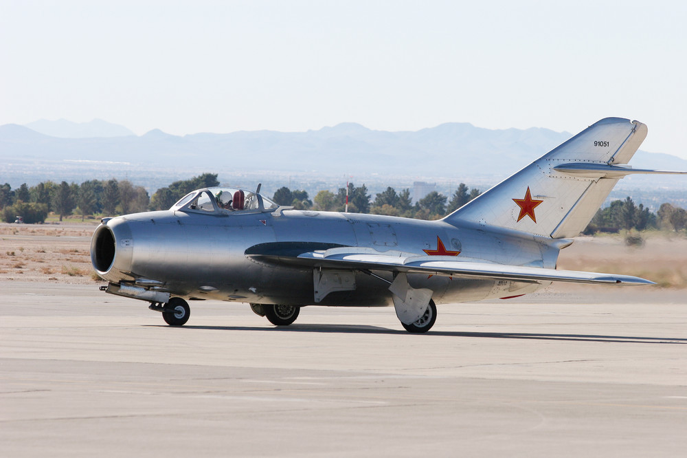 mig15b.thumb.jpg.428fc6adb20cde7da6a209ecec63e708.jpg