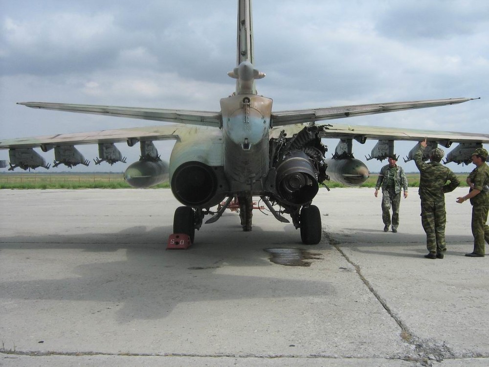 su-25.thumb.jpg.bd472cd7ac827fc430ae274d1516bfe9.jpg