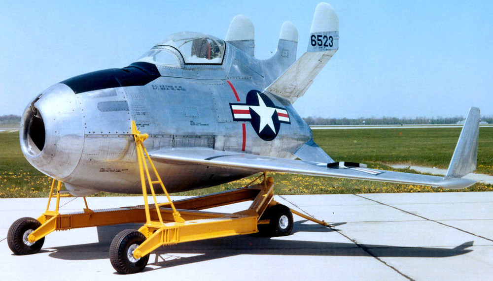 1200px-McDonnell_XF-85_Goblin_USAF_(Cropped).thumb.jpg.c57df624a47d4ebfcccc8053dd25ade4.jpg