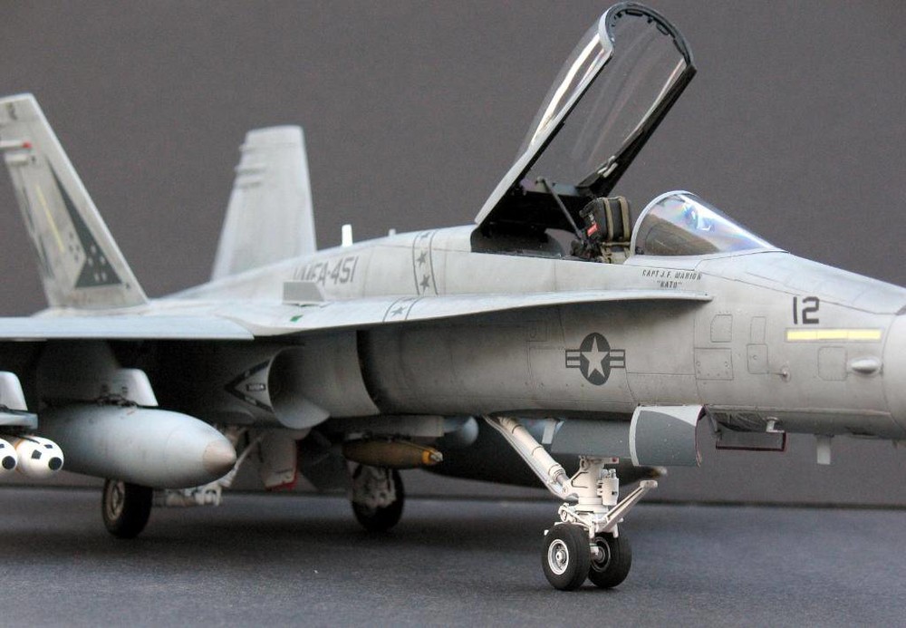 1_32F-18AVMFA-451Completed040.thumb.jpg.553ec39a2e0557245cbc0be0f795ff1c.jpg