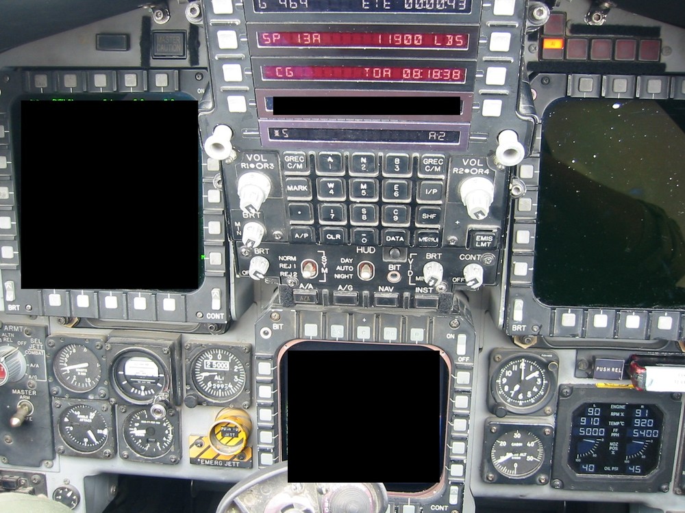 Cockpit.thumb.JPG.9e799c6dd0373eb4f0e64cc2abd667f5.JPG