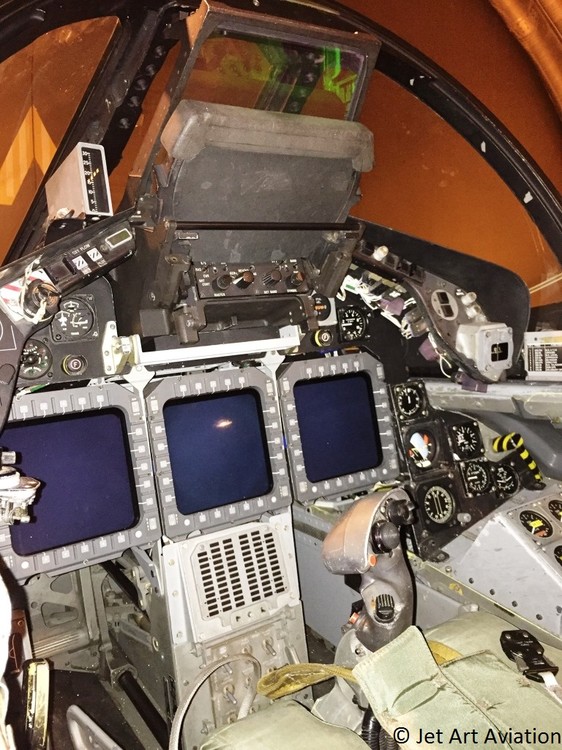 Front-cockpit-1.thumb.jpg.61cb97ef9e679eccdde6984df44422d1.jpg