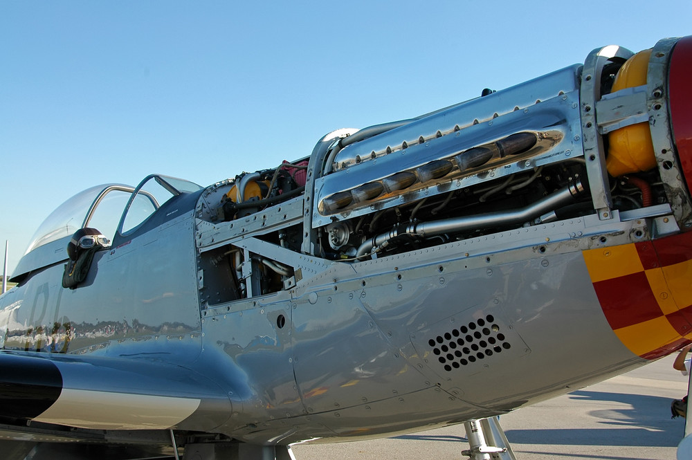 P-51_engine.thumb.jpg.c20aa16bd405148cb635bc5849028670.jpg