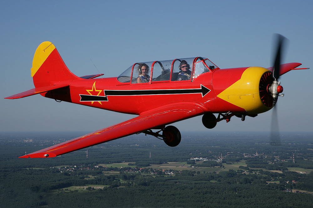 Yak-52.thumb.jpg.b9efbdc47e4487ef6b5c277e43974bed.jpg