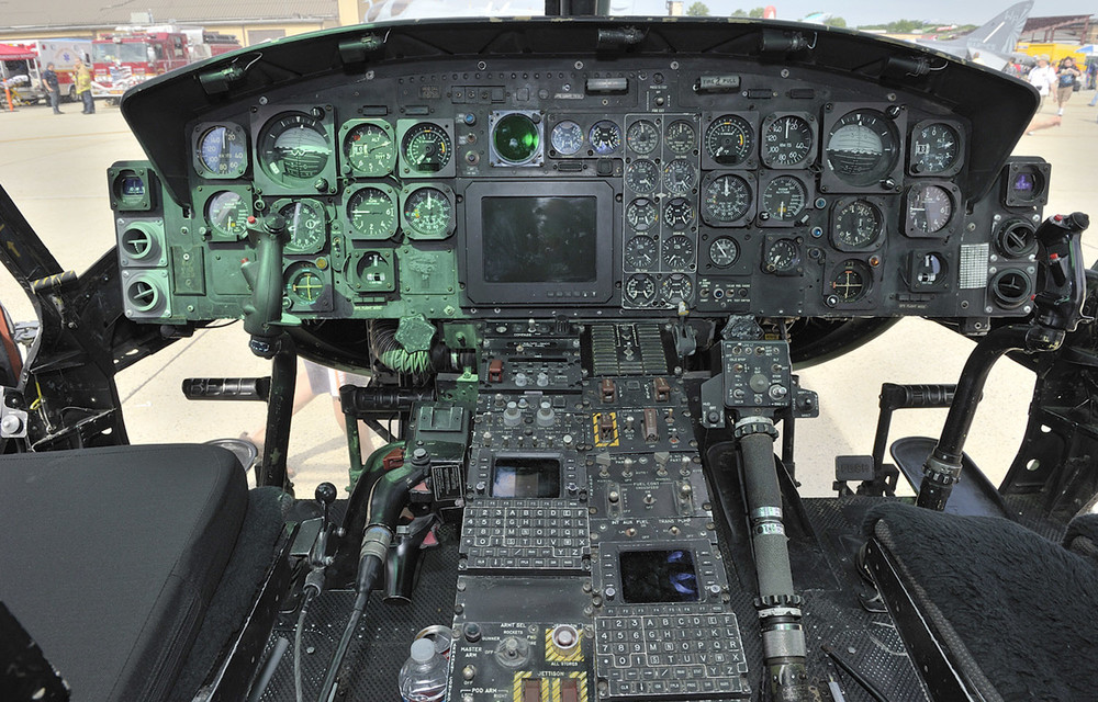 Kittyhawk UH-1N 48th scale  (12).jpg