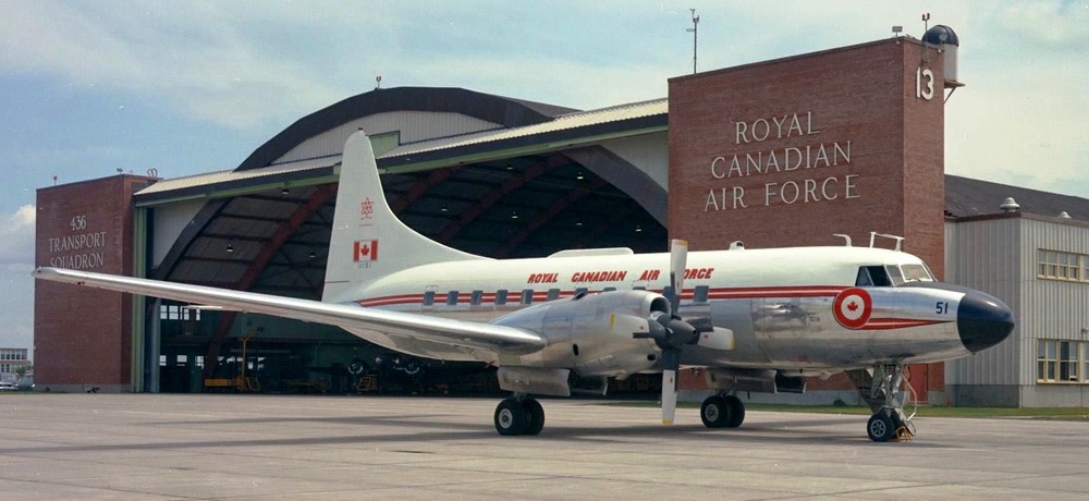 Canadair-CC-109-Cosmopolitan--CF--Serial-No--109151--Ottawa--1967--Mike-Kaehler.jpg