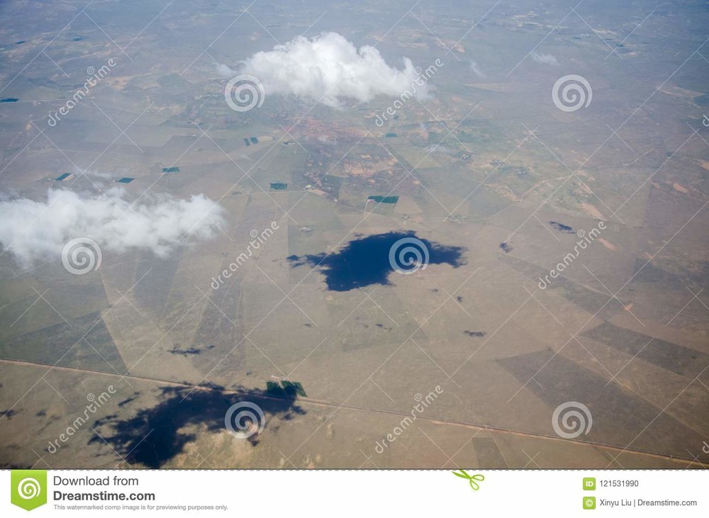 plane-saw-clouds-cloudsâ€˜-shadow-ground-shadows-121531990.jpg