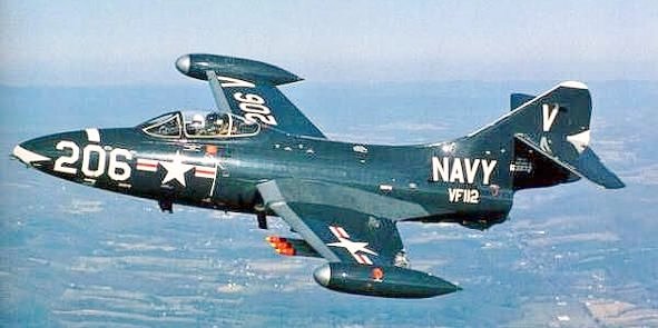 Grumman_F9F-2_Panther_of_VF-112_in_flight,_circa_in_1951_(1564-78).jpg