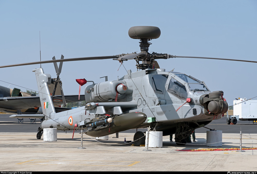 zv4811-indian-air-force-boeing-ah-64ei-apache-guardian_PlanespottersNet_1168745_d62ba4aa5d_o.jpg