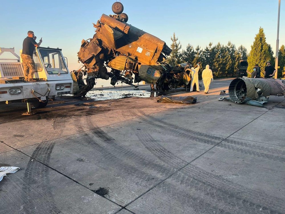 2022-06-04 Из Днепра достали очередной Ми-35М из состава 487-го отдельного вертолётного полка из Будённовска 3.jpg