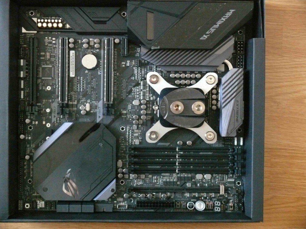 Asus Maximus XI Extreme with CPU cooling.jpg