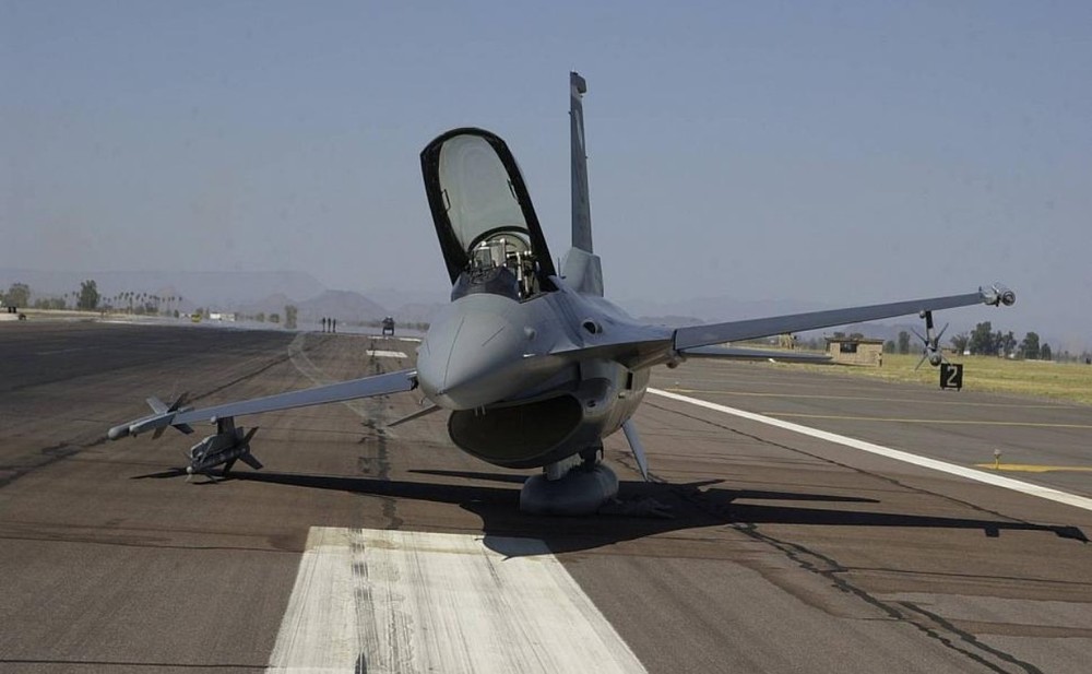 F-16-Belly-Landing.jpg