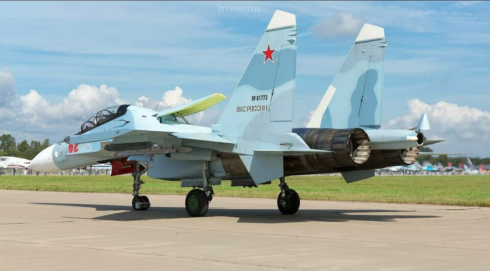 2022-09-12 Обломки Су-30СМ ВКС росии RF-81773 (62 красный) 5.jpg
