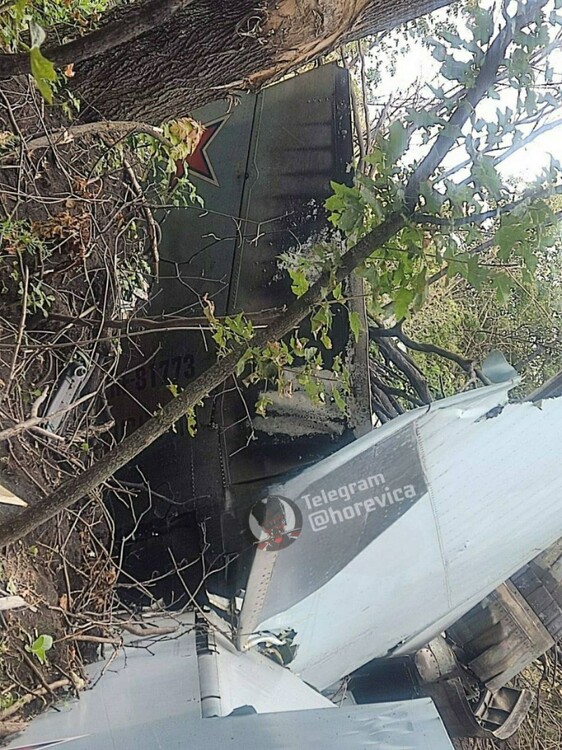 2022-09-12 Обломки Су-30СМ ВКС росии RF-81773 (62 красный) 3.jpg