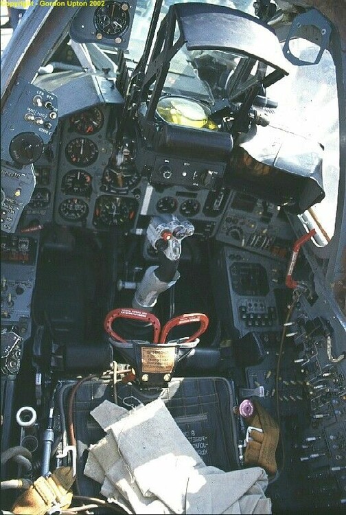 Cockpit of a SU-25 Frogfoot.jpg