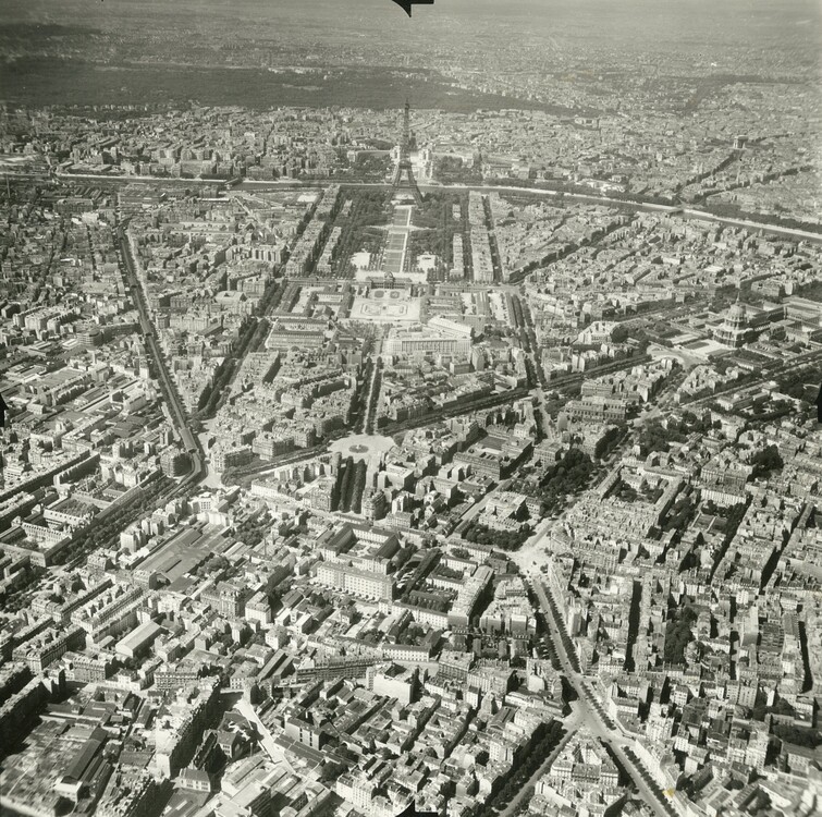 paris_aerial01_1944.jpg