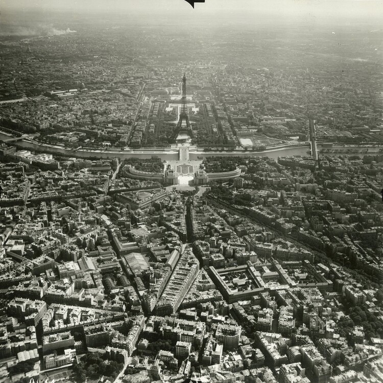 paris_aerial03_1944.jpg