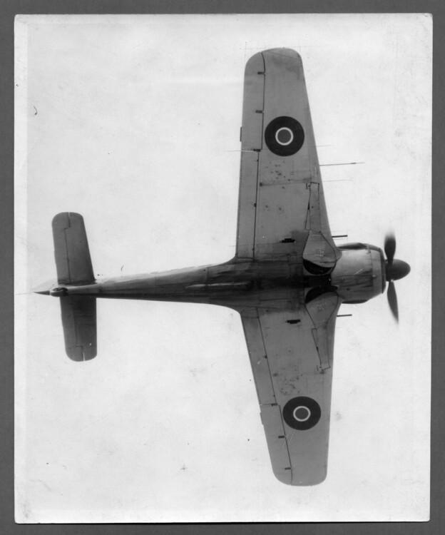 fw190_112_beute_von werra.jpg