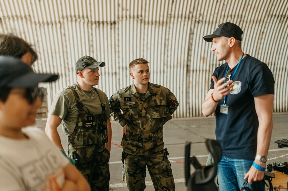 AAA 057_HZ6_3125_AP2023_MB2_HonzaPickNickBarton.jpg