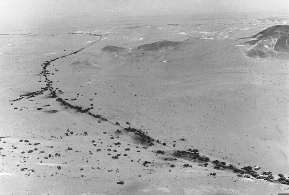 Aerial_view_of_the_road_through_Mitla_Pass_dotted_with_wrecked_Egyptian_vehicles_and_armour_after_Israel_air_force_attacks._June_1967._D326-013.jpg