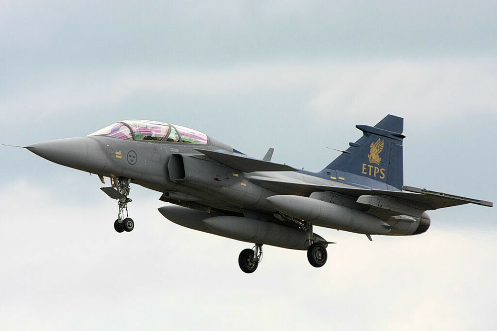 Gripen_-_RIAT_2008_(2689597919).jpg