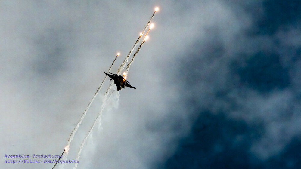 2MP_of_Major Beo Flares While Upside Down - 16-9_20230930-1557-DSC_0182-Enhanced-NR.jpg