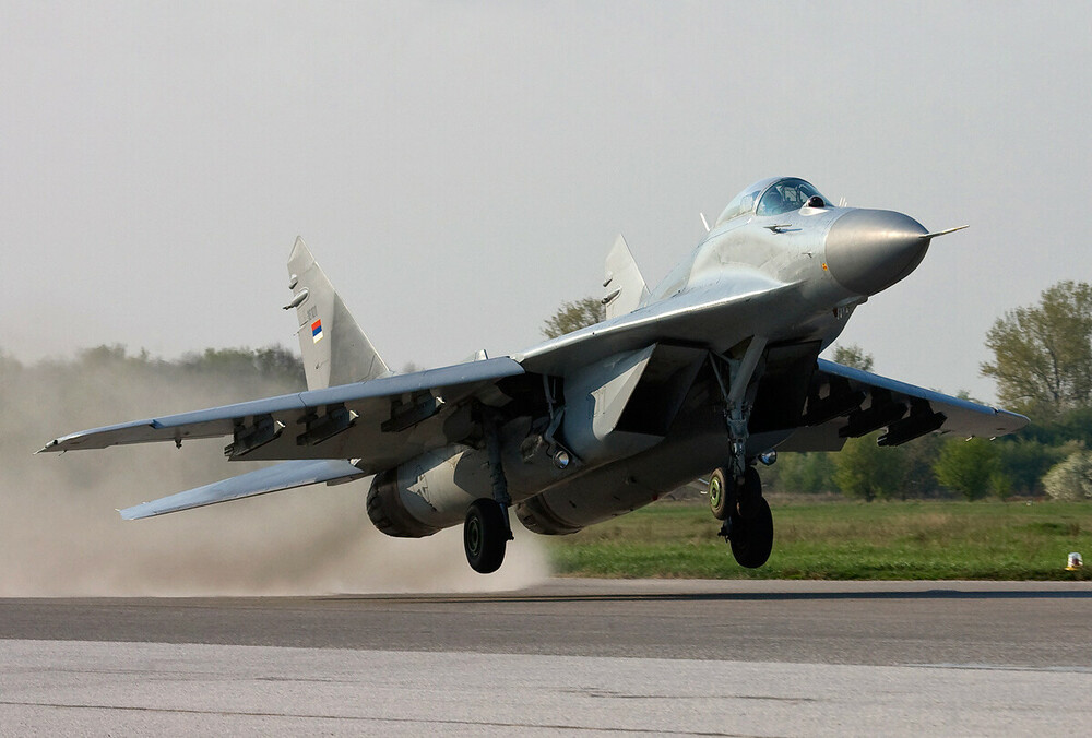 Mikoyan-Gurevich MiG-29_vol.5 (19).jpg