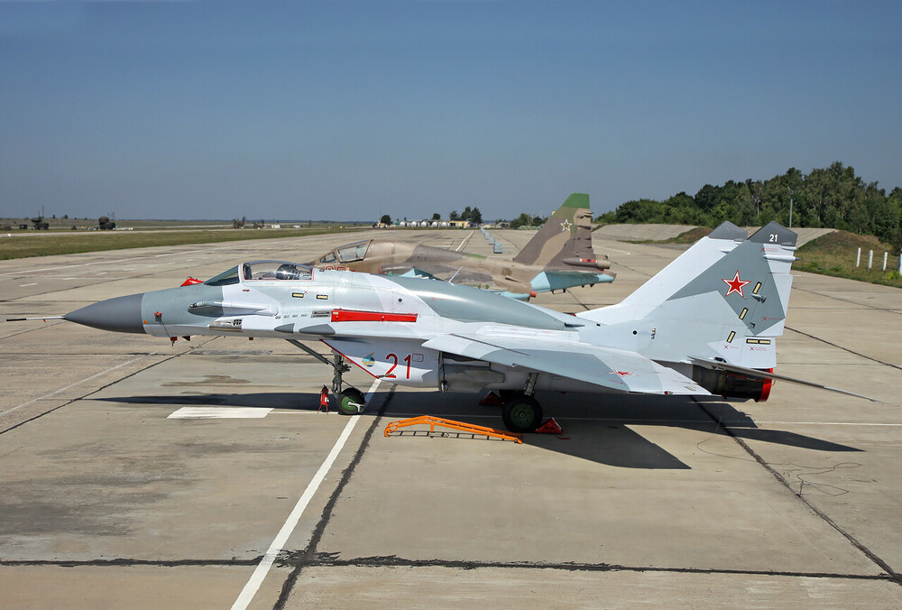 Mikoyan-Gurevich MiG-29_vol.5 (24).jpg