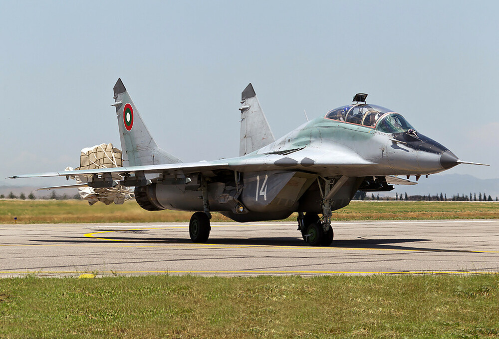 Mikoyan-Gurevich MiG-29_vol.5 (31).jpg