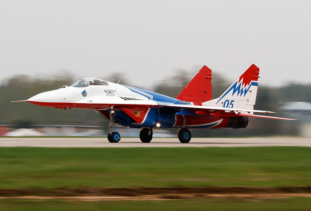 Mikoyan-Gurevich MiG-29_vol.5 (34).jpg