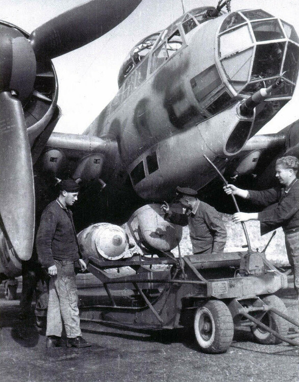 Ostfront-Junkers-Ju-88A-LG51-over-Russia-1941-01.jpg