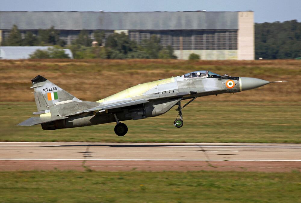 Mikoyan-Gurevich MiG-29_vol.5 (56).jpg