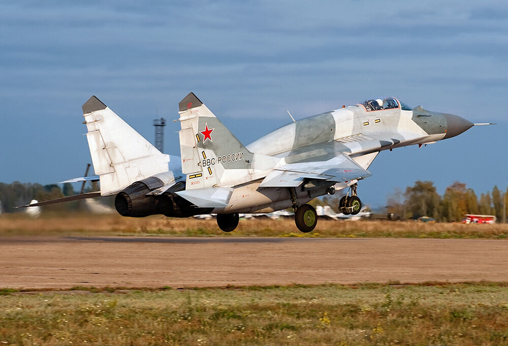Mikoyan-Gurevich MiG-29_vol.5 (68).jpg