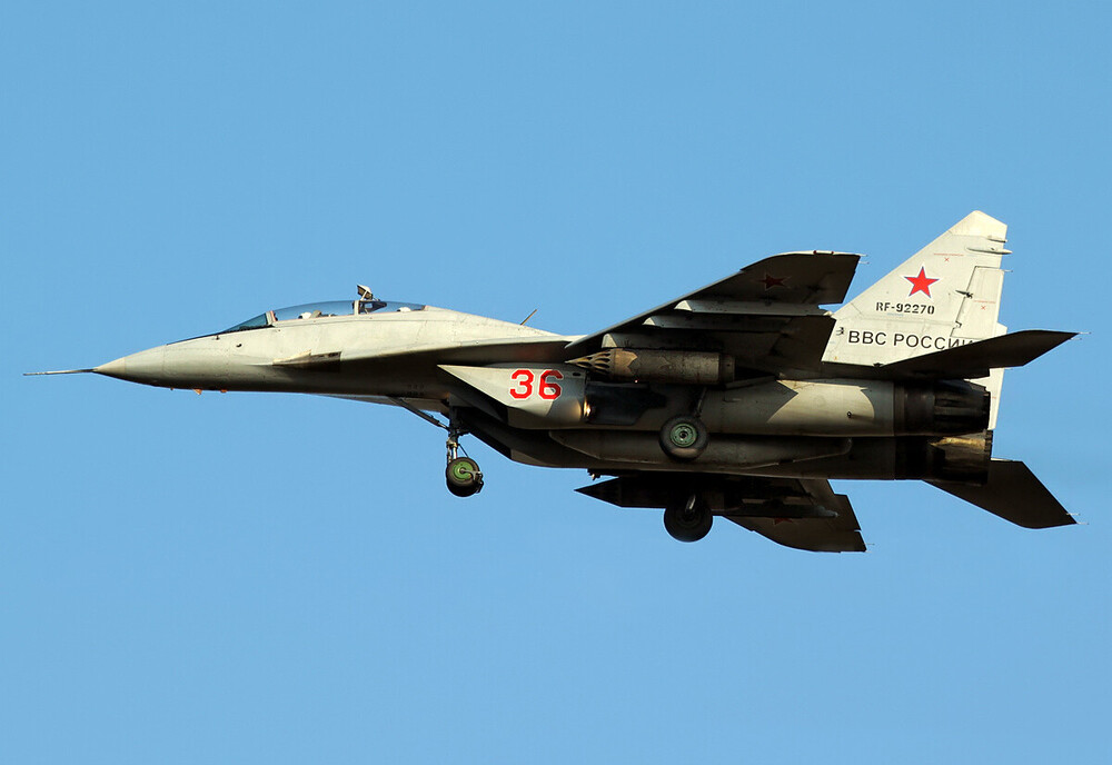 Mikoyan-Gurevich MiG-29_vol.5 (76).jpg