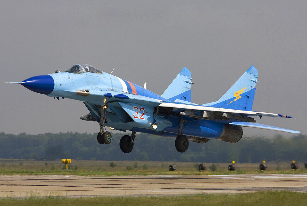 Mikoyan-Gurevich MiG-29_vol-4 (02).jpg