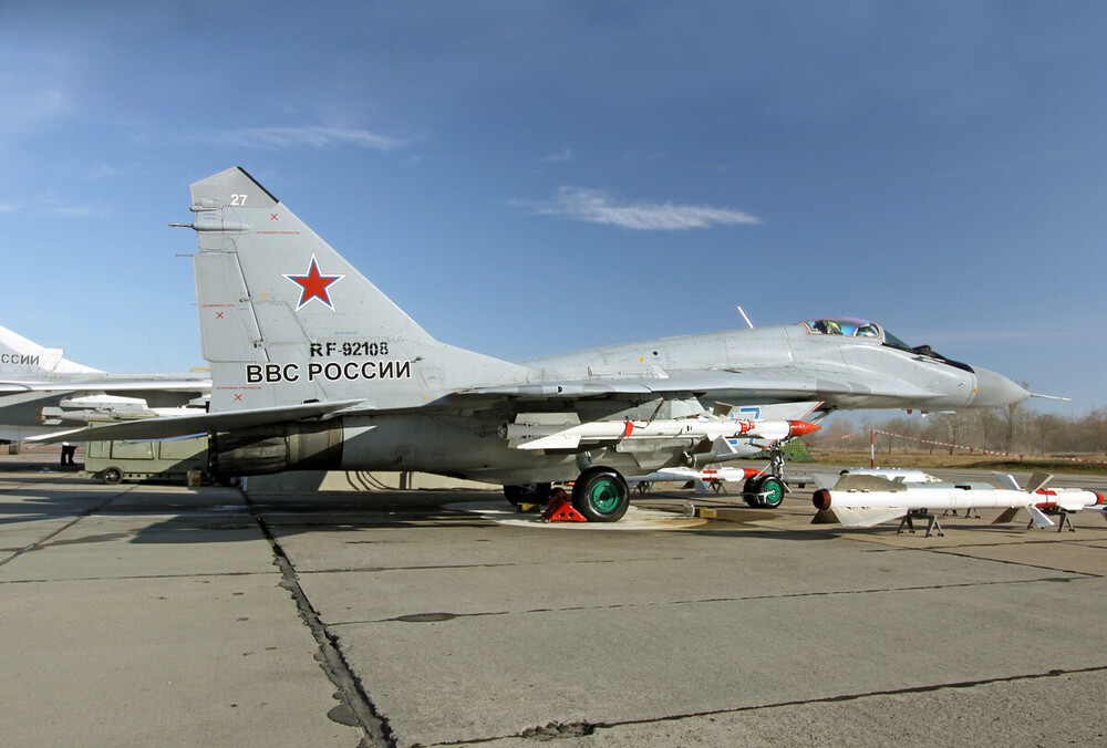 Mikoyan-Gurevich MiG-29_vol.5 (97).jpg