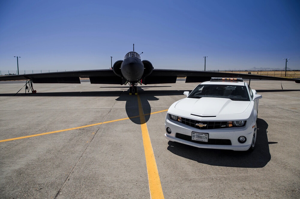 Chevrolet-Camaro-SS-U-2-Spy-Plane-front-end-021.jpg